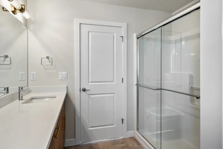Glass Shower Doors Near You | Glass Innovation