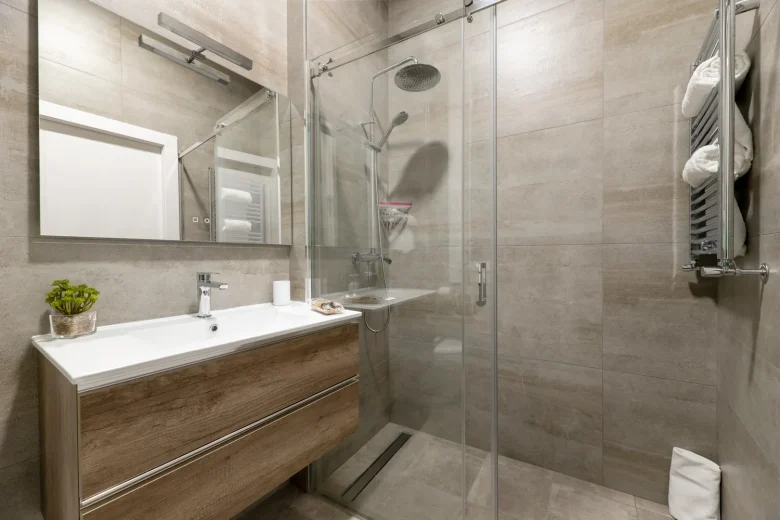 Shower Glass Doors Near You | Glass Innovation